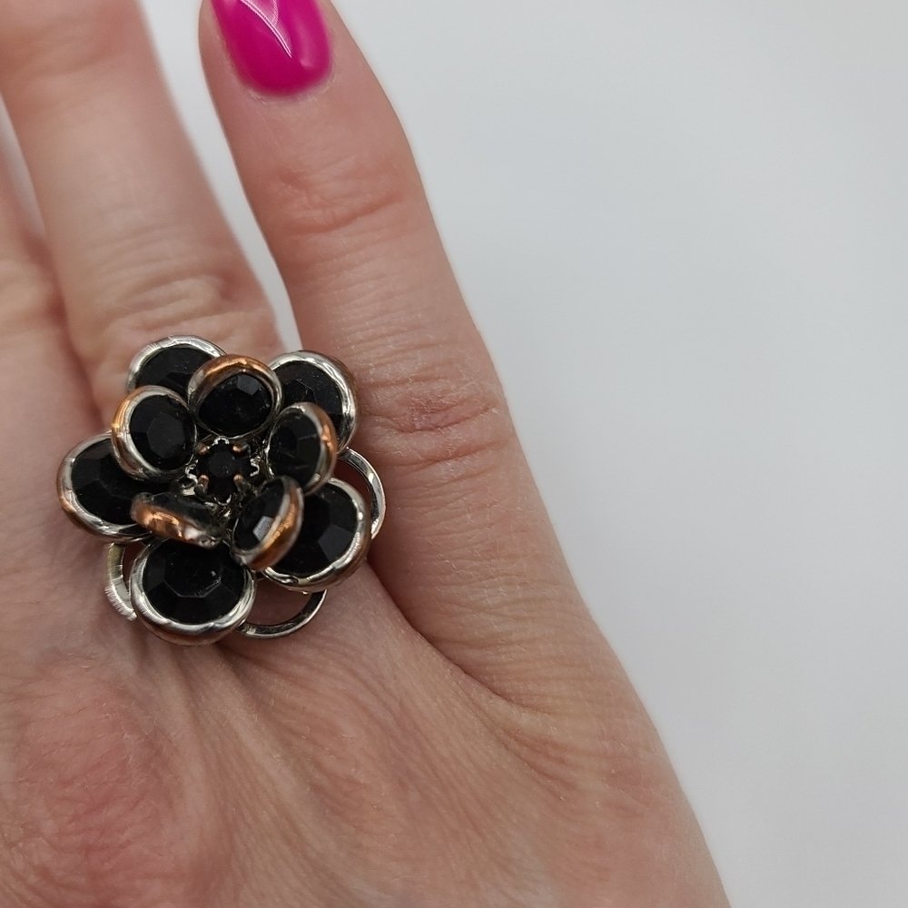 Black & silver Tone flower ring